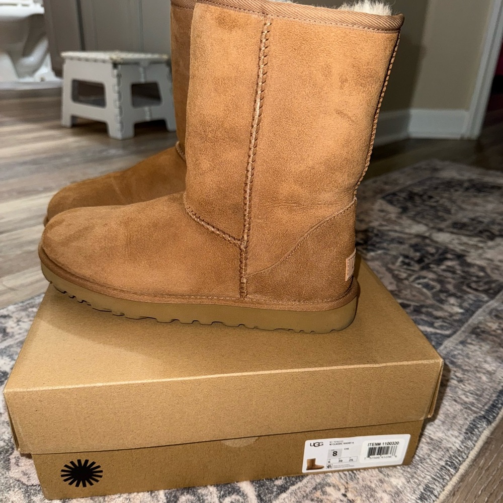 🩷Women’s Size 8 Classic UGG Short Boots Worn Twice - Picture 4 of 8